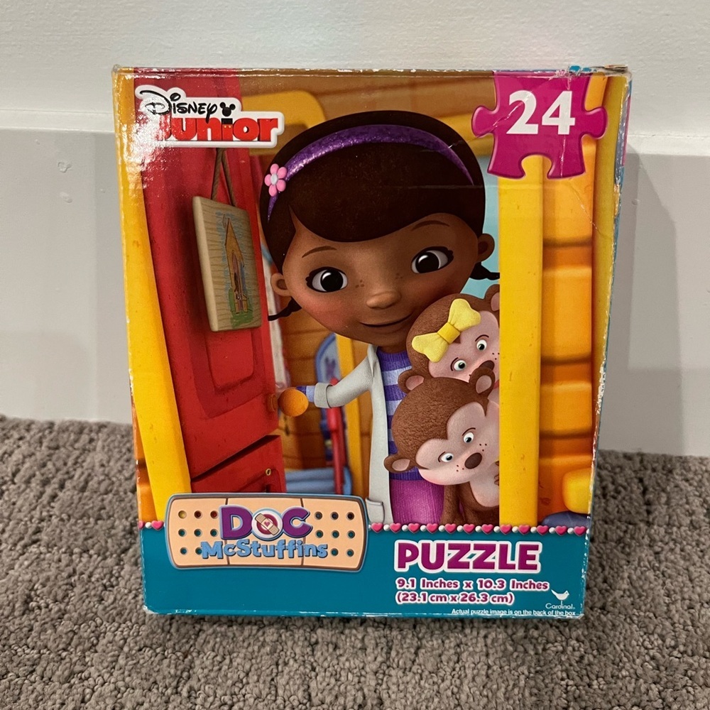 Cardinal Disney Junior Doc McStuffins 24 Piece Shaped Puzzle